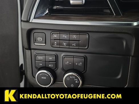 Used 2025 Chevrolet Tahoe LT AWD/4WD image 17
