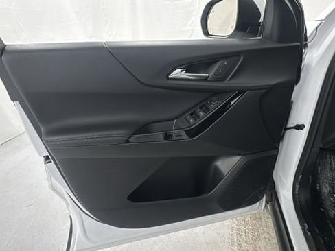 Used 2025 Chevrolet Equinox LT AWD/4WD image 18