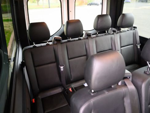 Used 2024 Mercedes-Benz Sprinter 2500 image 24