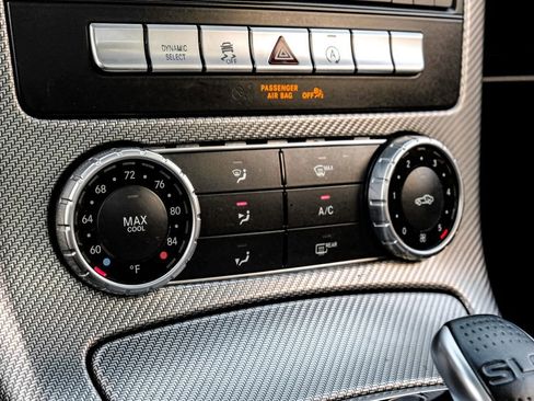 Used 2017 Mercedes-Benz SLC 300 image 23