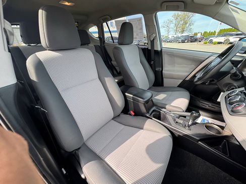 Used 2013 Toyota RAV4 LE image 11