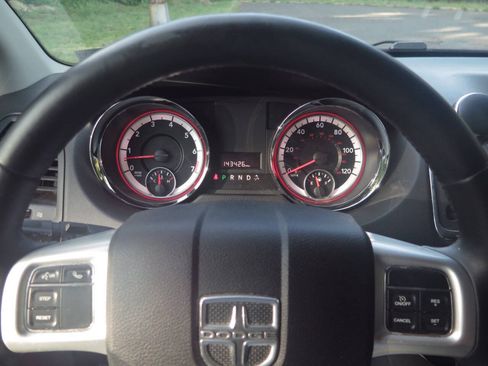 Used 2015 Dodge Grand Caravan American Value Package w/ UConnect Hands-Free Group FWD image 7