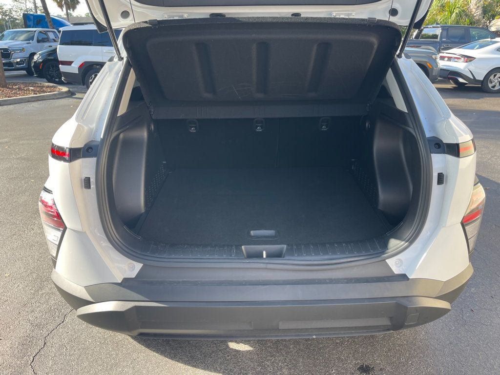 Used 2026 Hyundai Kona SEL Sport FWD image 5