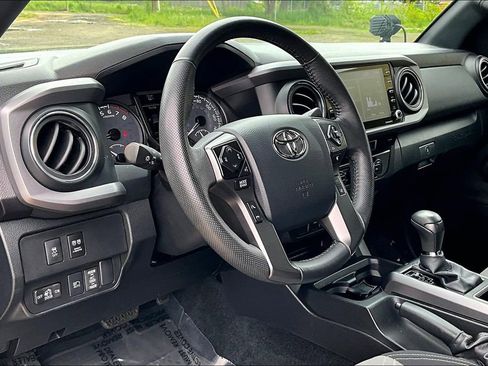 Used 2023 Toyota Tacoma TRD Off-Road AWD/4WD image 18