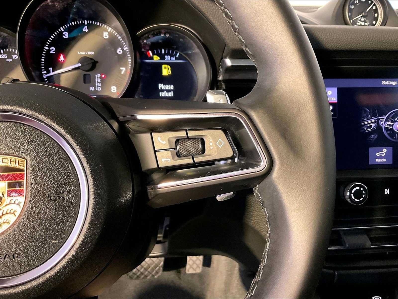 Certified 2023 Porsche Macan AWD/4WD image 28