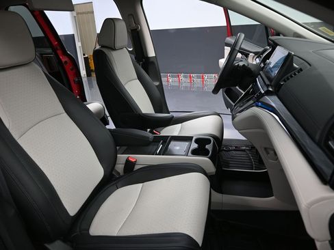 Used 2025 Honda Odyssey Elite image 54