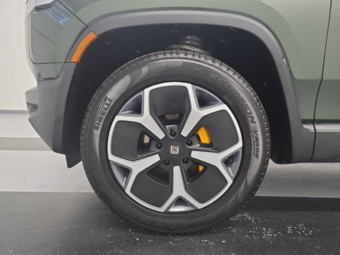 Used 2024 Rivian R1S Adventure AWD/4WD image 9
