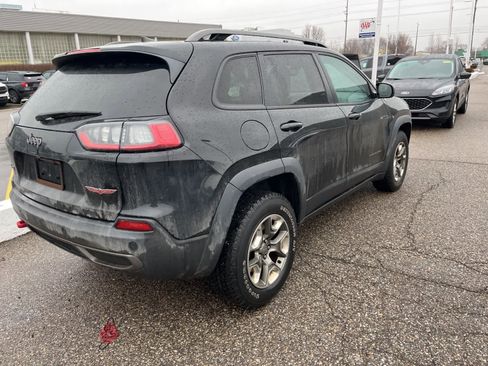 Used 2019 Jeep Cherokee Trailhawk w/ Cold Weather Group image 15