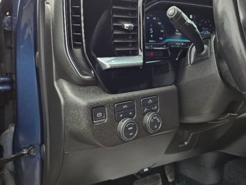 Used 2022 Chevrolet Silverado 1500 LT AWD/4WD image 10