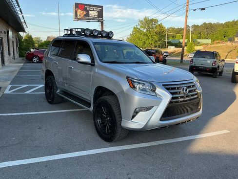 Used 2019 Lexus GX 460 Premium w/ Premium Package image 7