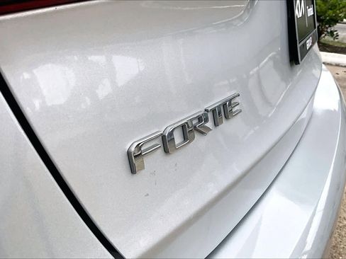 Used 2017 Kia Forte LX image 26