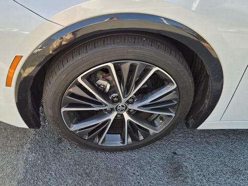 Used 2024 Toyota Prius XLE image 4