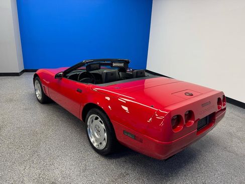 Used 1992 Chevrolet Corvette Convertible RWD image 10