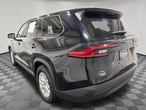 Used 2025 Toyota Grand Highlander AWD image 4