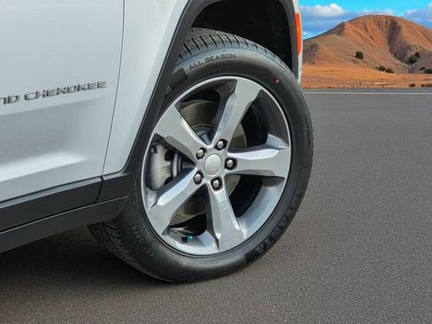 Used 2021 Jeep Grand Cherokee L Limited w/ Luxury Tech Group II image 8