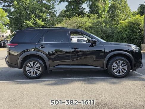 Used 2024 Nissan Pathfinder SV FWD image 6