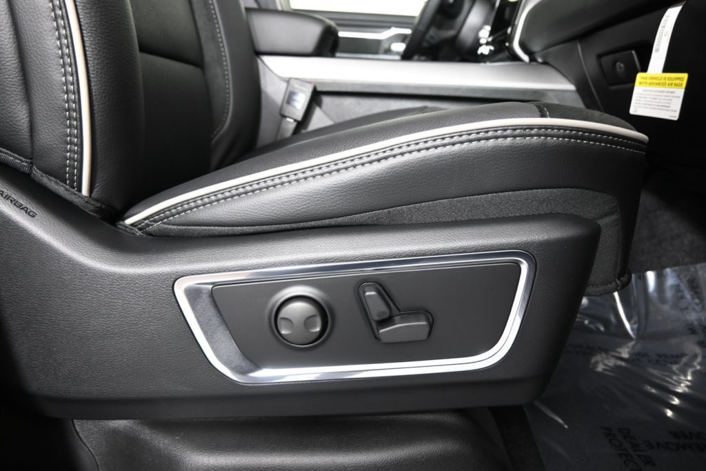 Used 2026 RAM 1500 Laramie w/ Night Edition AWD/4WD image 15