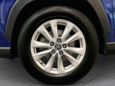 Used 2023 Toyota Corolla Cross LE image 11