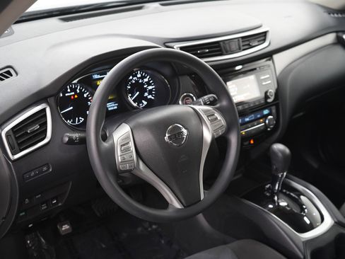 Used 2016 Nissan Rogue SV AWD/4WD image 20