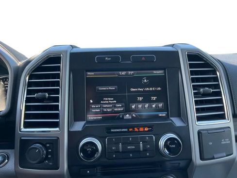 Used 2015 Ford F150 Lariat w/ Equipment Group 502A Luxury AWD/4WD image 28