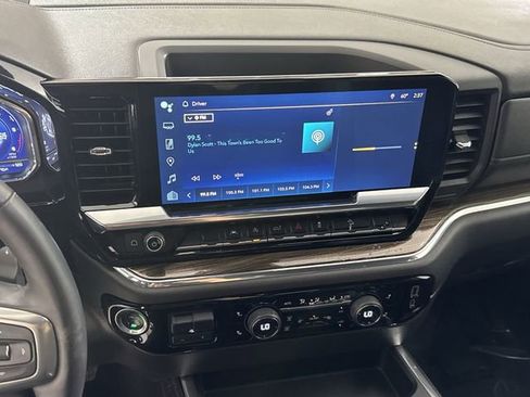 Used 2023 Chevrolet Silverado 1500 LT Trail Boss w/ Protection Package image 7