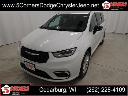 New 2026 Chrysler Pacifica Select AWD/4WD image 1