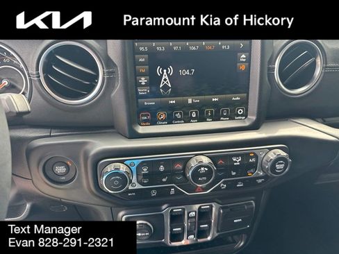 Used 2023 Jeep Gladiator Overland w/ LED Lighting Group AWD/4WD image 24