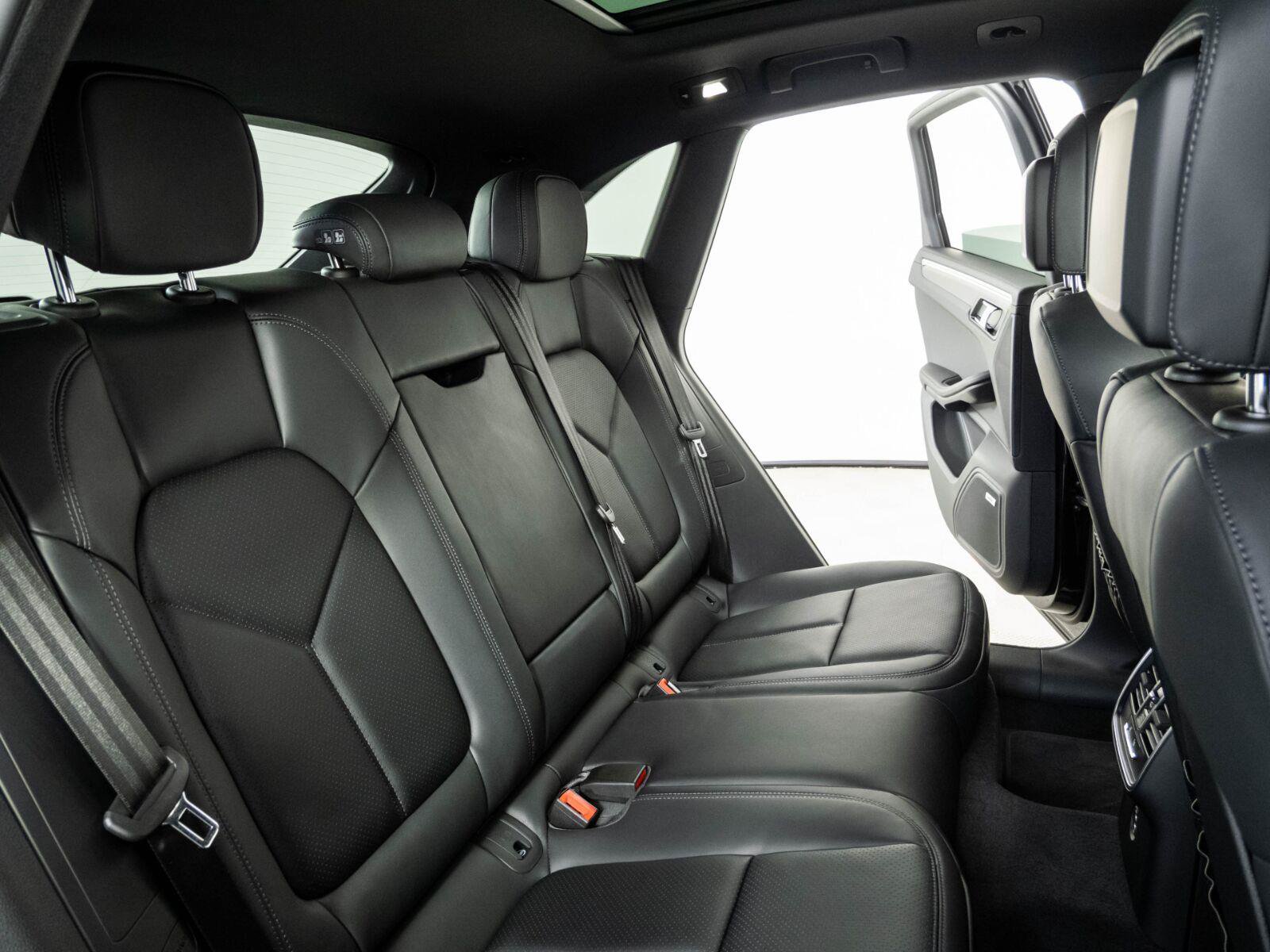 New 2026 Porsche Macan S AWD/4WD image 23