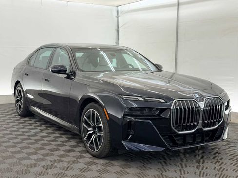 Used 2024 BMW i7 xDrive60 image 7