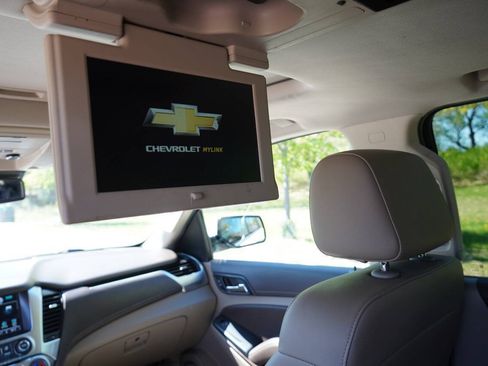 Used 2019 Chevrolet Suburban LT AWD/4WD image 24
