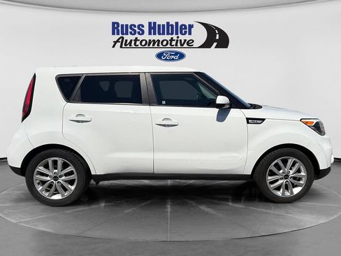 Used 2019 Kia Soul + FWD image 8