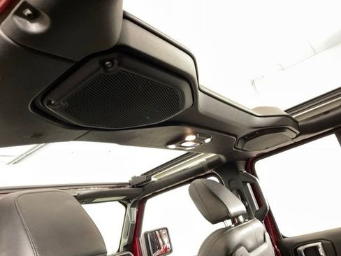 Used 2021 Jeep Wrangler Unlimited Rubicon image 26