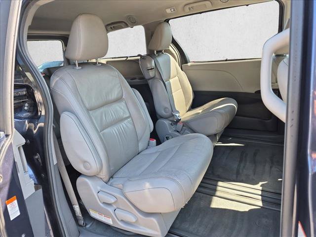 Used 2019 Toyota Sienna XLE w/ XLE Navigation Package FWD image 21