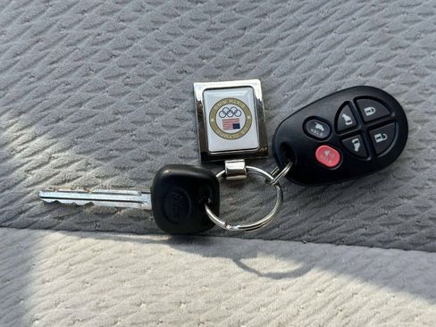 Used 2013 Toyota Sienna LE FWD image 44