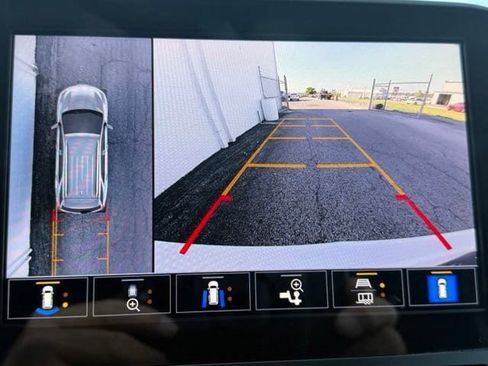 Certified 2023 Chevrolet Equinox LT FWD image 3