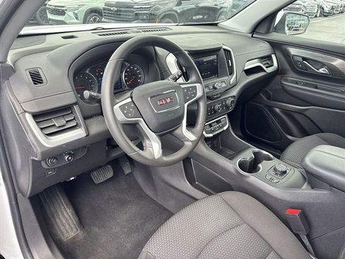 Used 2024 GMC Terrain SLE w/ Driver Convenience Package FWD image 10