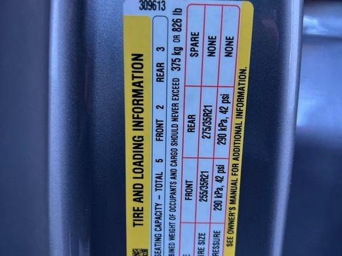 Used 2025 Tesla Model Y Performance AWD/4WD image 32