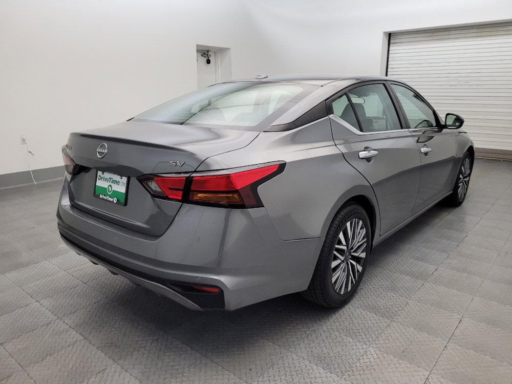 Used 2024 Nissan Altima 2.5 SV FWD image 9