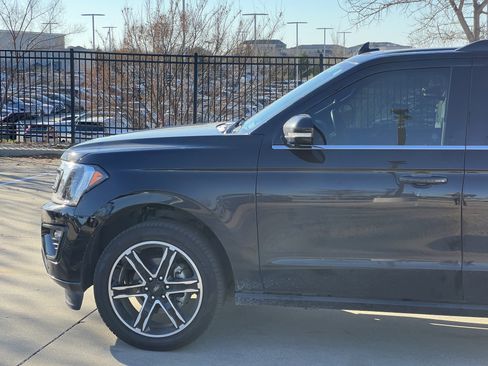 Used 2021 Ford Expedition Limited image 5