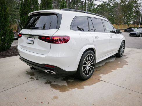 Used 2025 Mercedes-Benz GLS 450 4MATIC image 11
