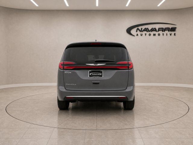 Used 2022 Chrysler Pacifica Touring-L FWD image 6