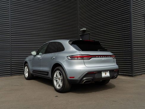 Used 2025 Porsche Macan image 3