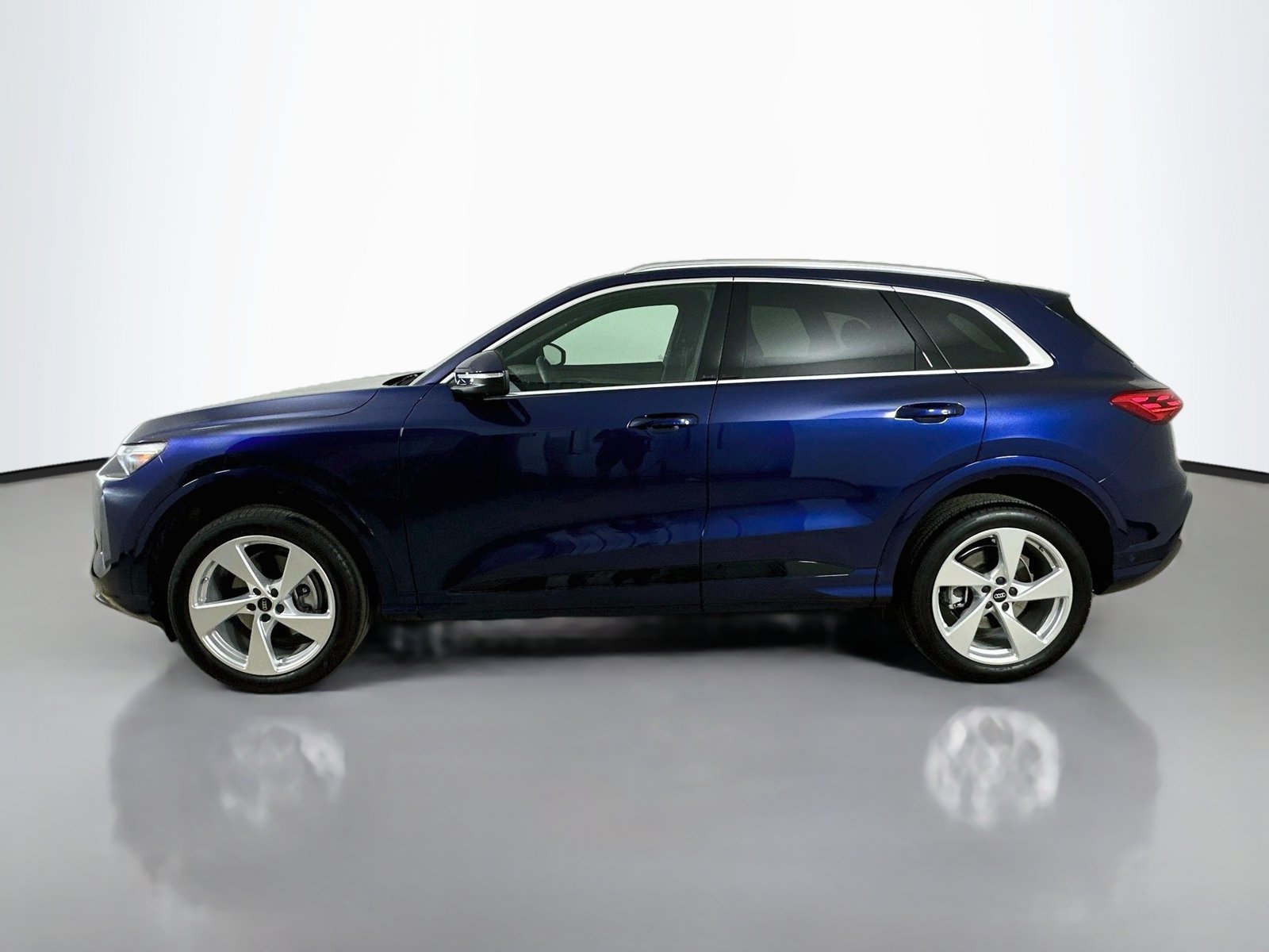 Certified 2025 Audi Q5 Premium Plus AWD/4WD image 8