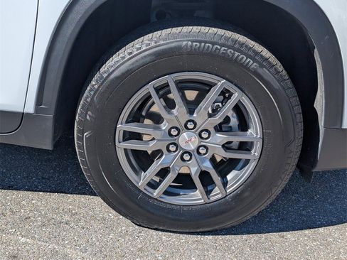 Used 2025 GMC Acadia Elevation image 9