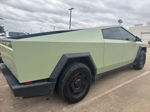 Used 2025 Tesla Cybertruck 2WD Crew Cab image 5