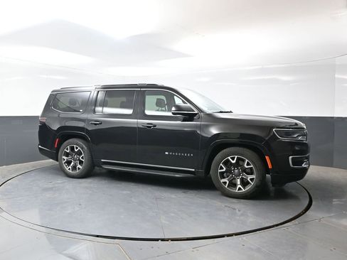 Used 2024 Jeep Wagoneer Series III AWD/4WD image 5