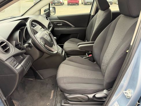 Used 2012 MAZDA MAZDA5 Touring w/ Moonroof & Audio Pkg FWD image 11
