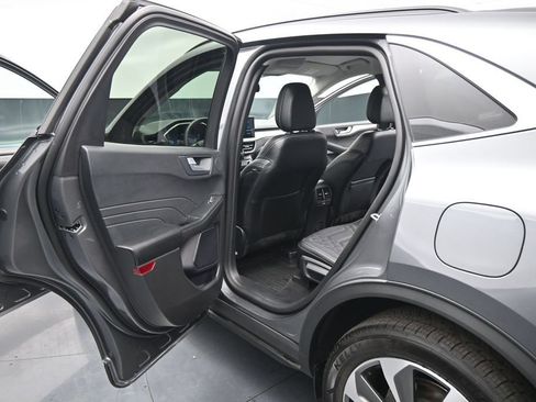 Used 2023 Ford Escape Platinum w/ Premium Technology Package AWD/4WD image 17