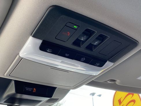 Used 2022 Nissan Rogue SL image 21