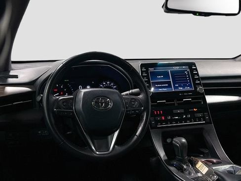 Used 2019 Toyota Avalon XLE FWD image 18